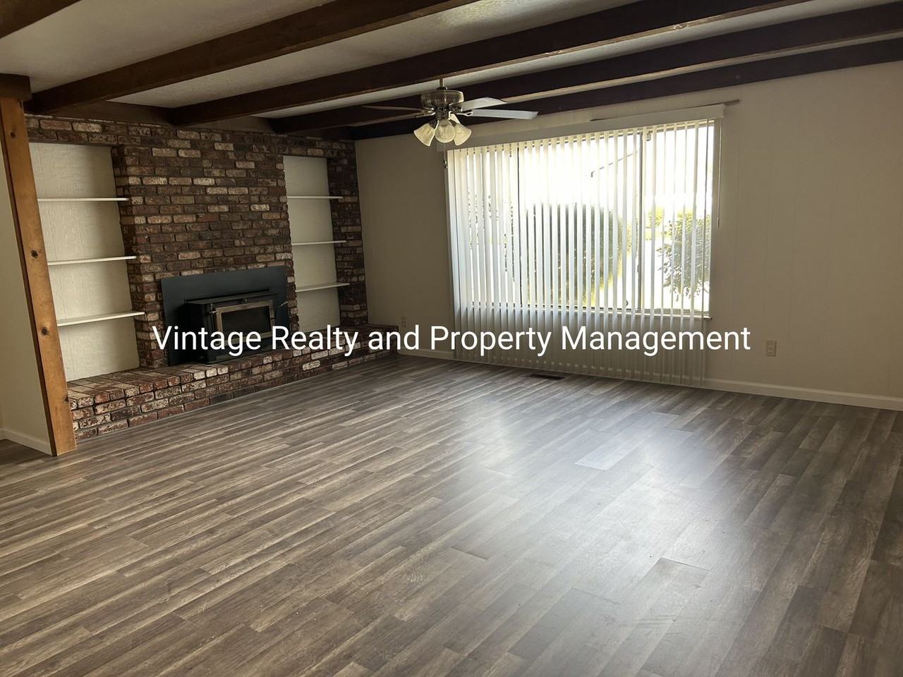 402 W Century Blvd - Photo 6 of 29