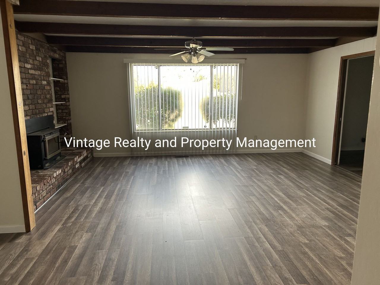 402 W Century Blvd - Photo 7 of 29