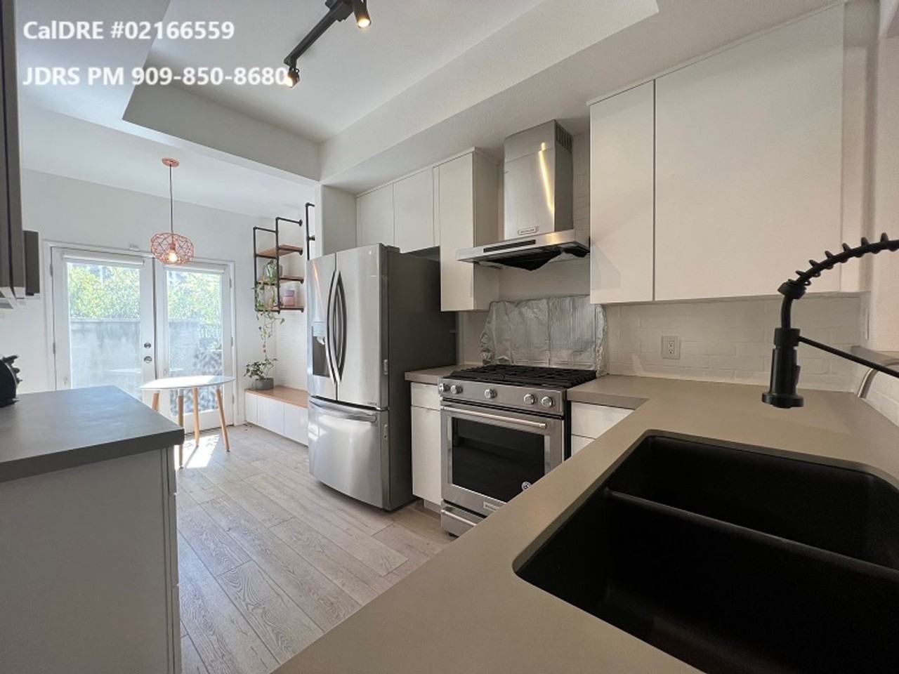 240 S Mentor Ave #3 - Photo 3 of 12