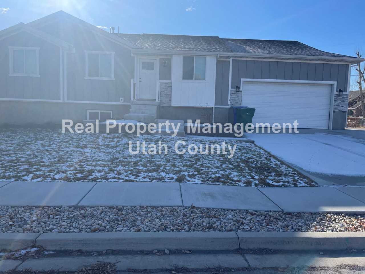 310 E 300 S - Photo 2 of 22