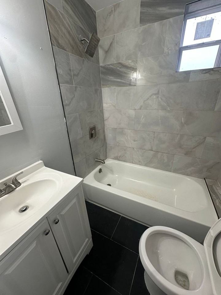 1325 S 21st St - Photo 4 of 20