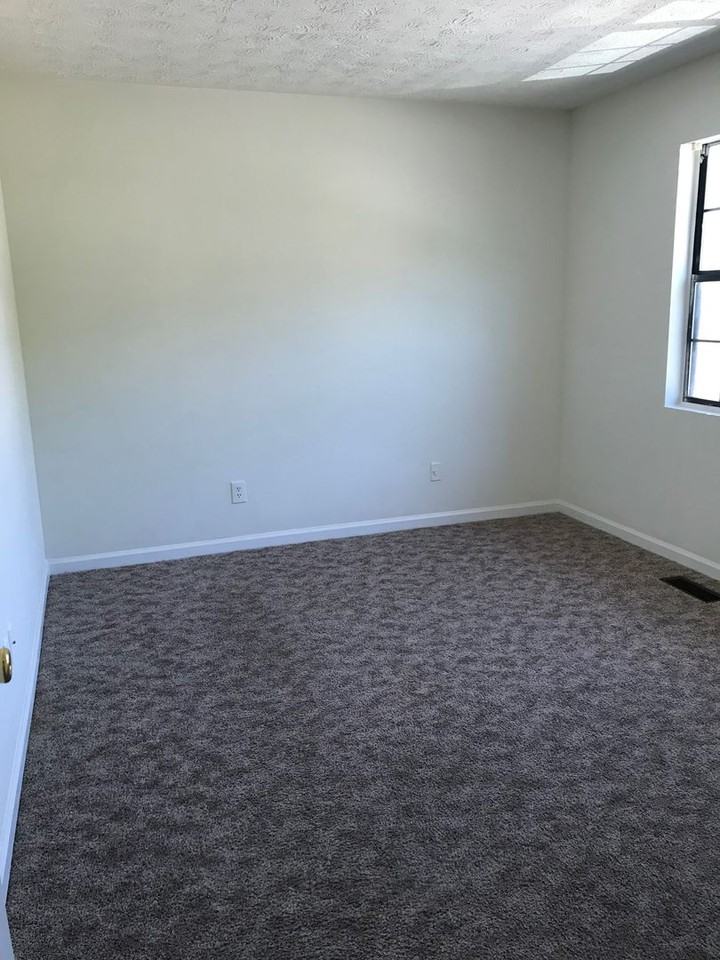 1945 Padgett Dr - Photo 6 of 10