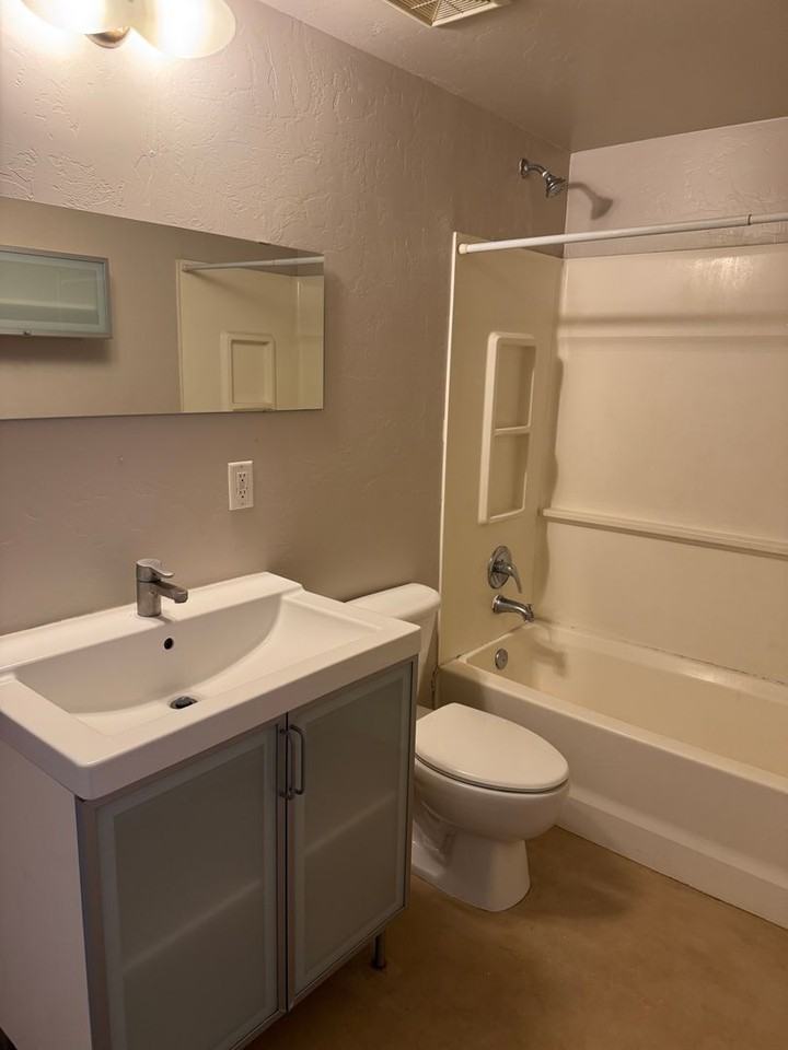 4084 N 1st Ave #1 - Photo 5 of 5