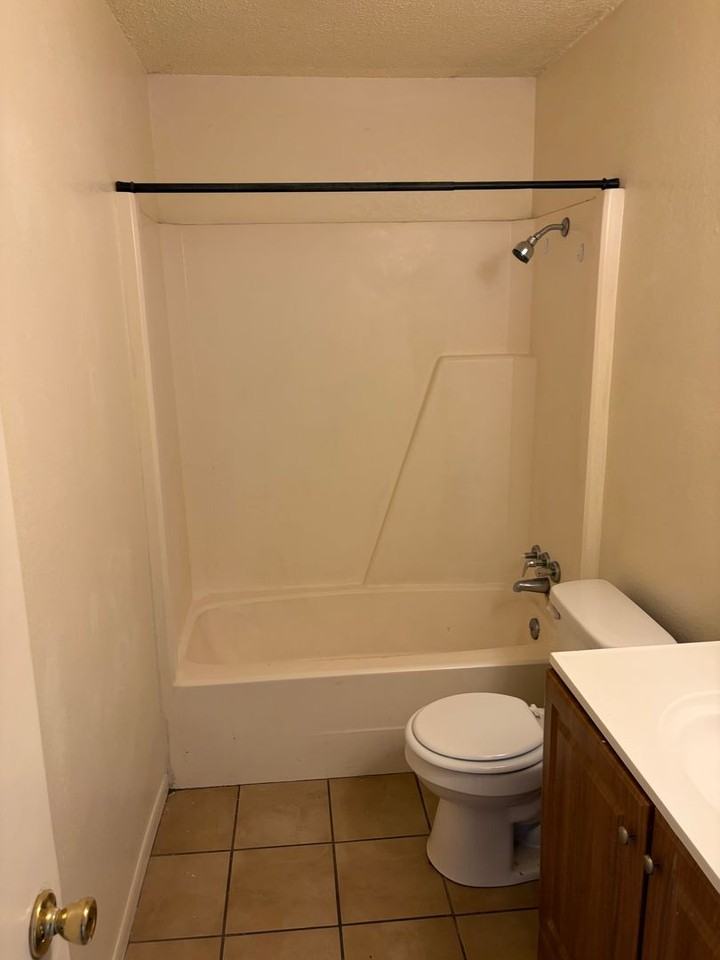 2225 Windsor Ave - Photo 6 of 6