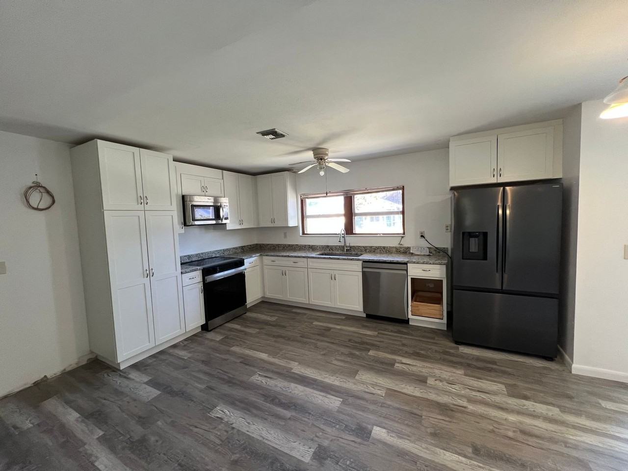 720 W Marion Ave - Photo 5 of 12