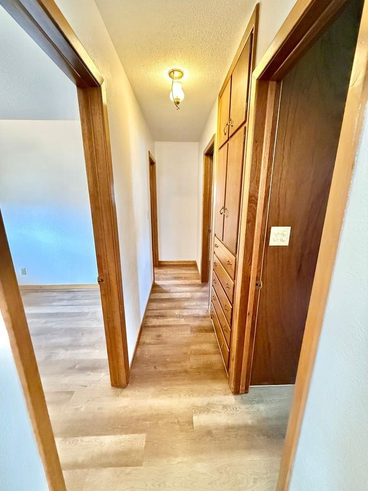 1808 Van Buren Ave - Photo 4 of 31