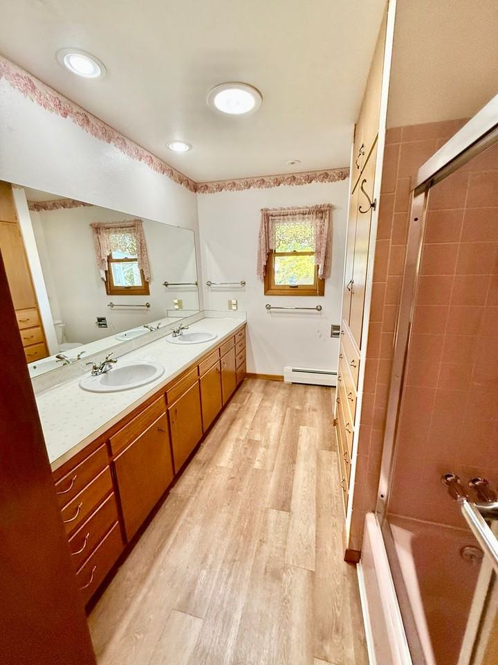 1808 Van Buren Ave - Photo 5 of 31