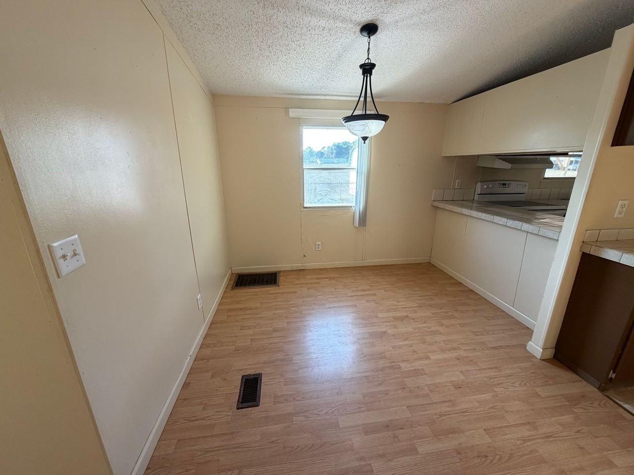 148 Williams Rd - Photo 6 of 21