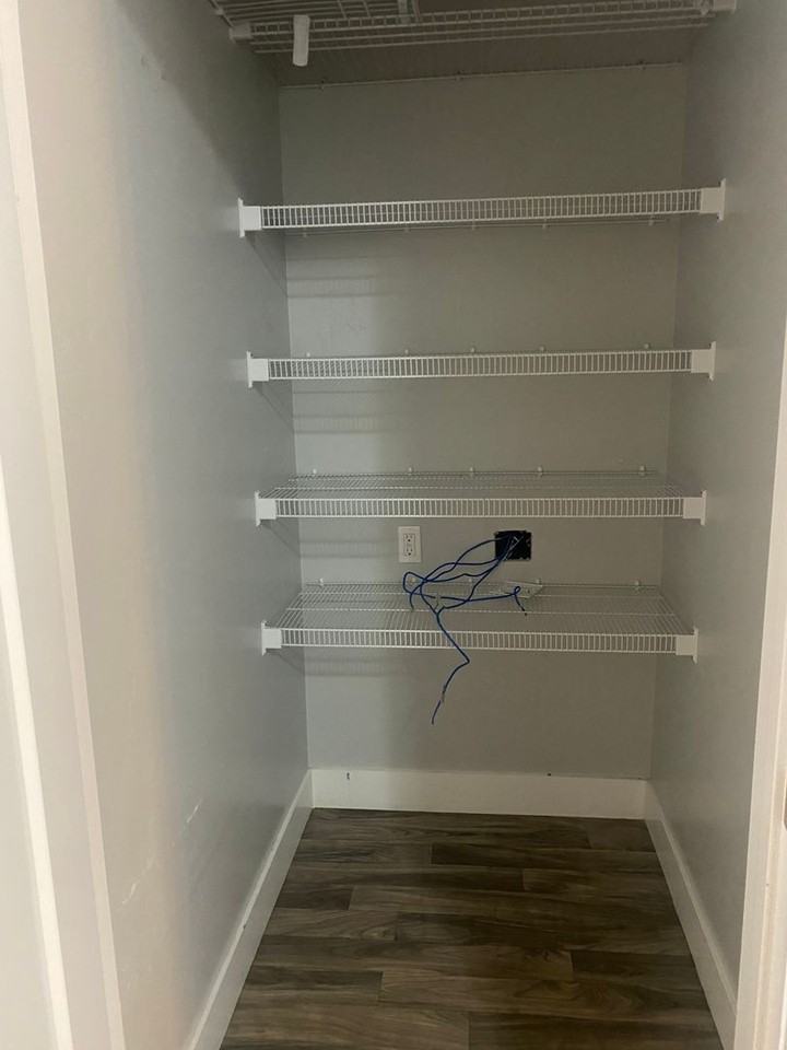 60 W Silver Springs Dr - Photo 3 of 16