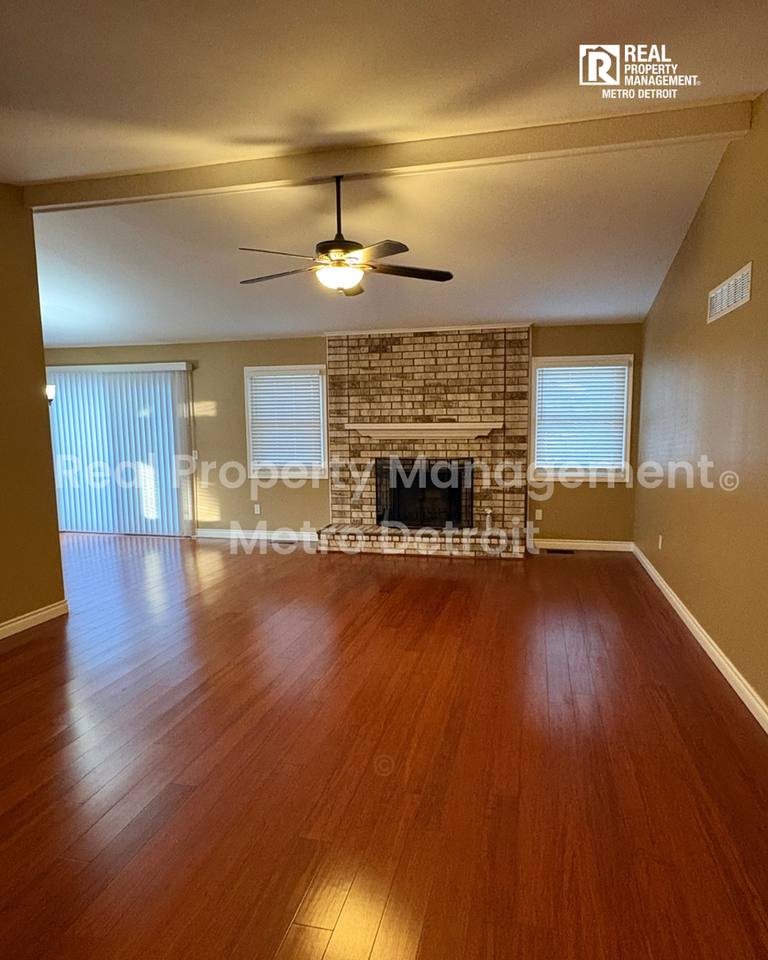 2090 Cumberland Rd - Photo 3 of 24