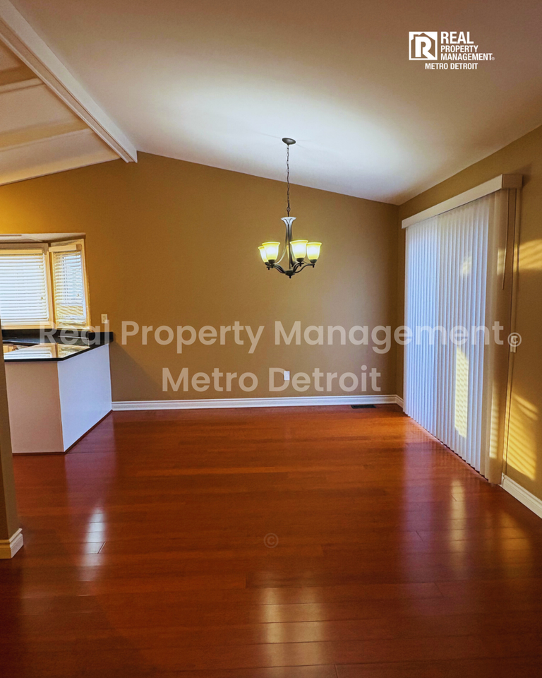 2090 Cumberland Rd - Photo 4 of 24