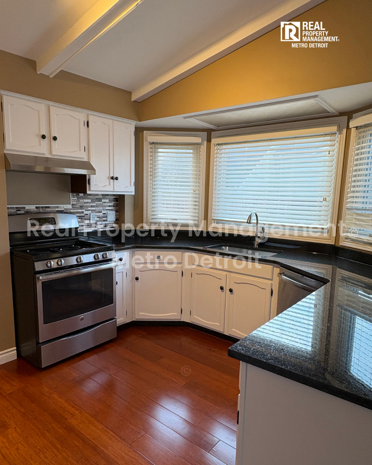 2090 Cumberland Rd - Photo 7 of 24