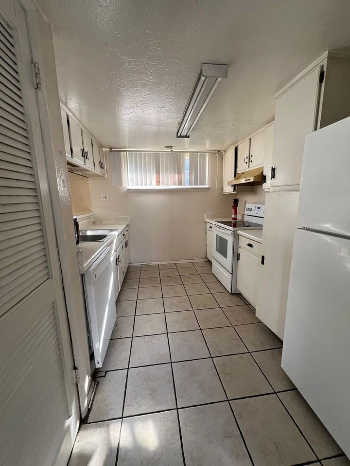 1831 Warringwood Dr ##C4 - Photo 6 of 19