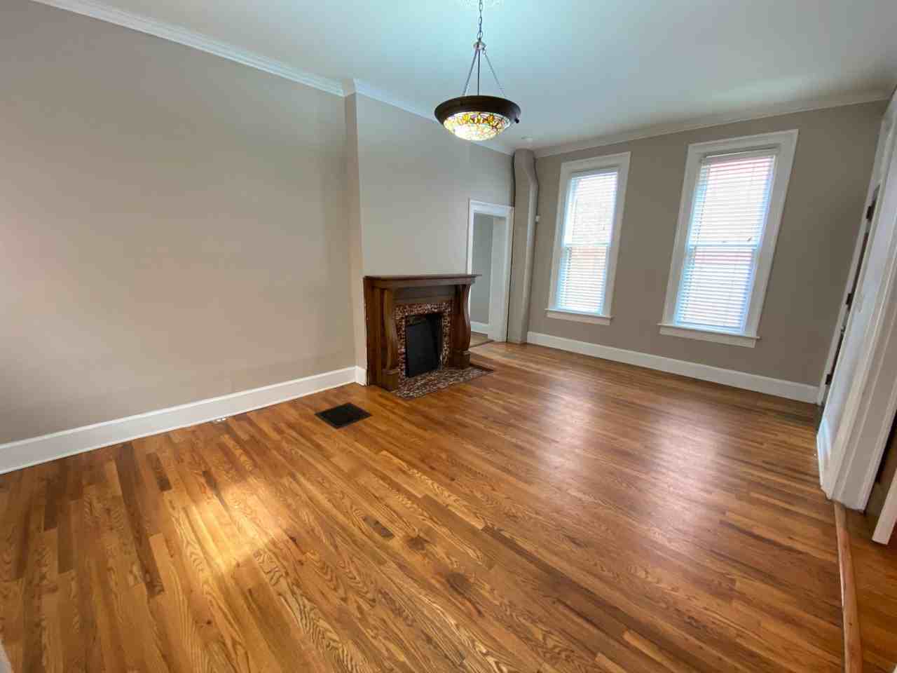 60 Smith Pl - Photo 3 of 20