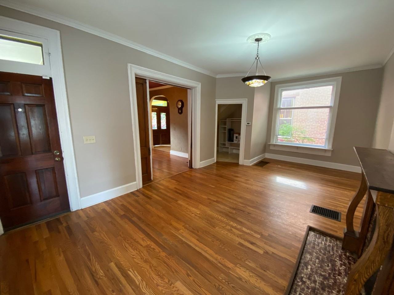 60 Smith Pl - Photo 4 of 20