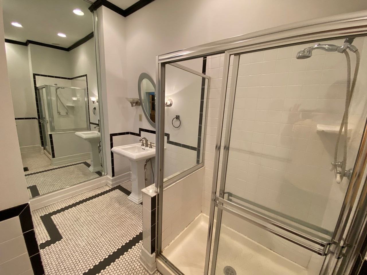 60 Smith Pl - Photo 7 of 20