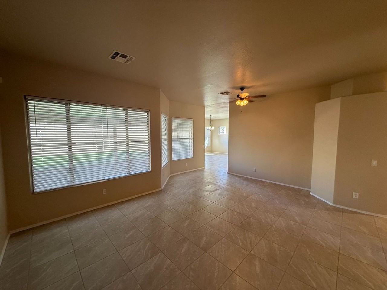 3260 E Isabella Ave - Photo 5 of 32