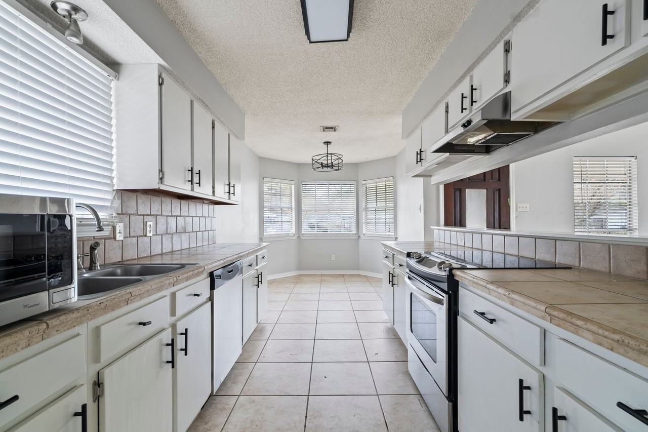 70403 L St - Photo 5 of 13