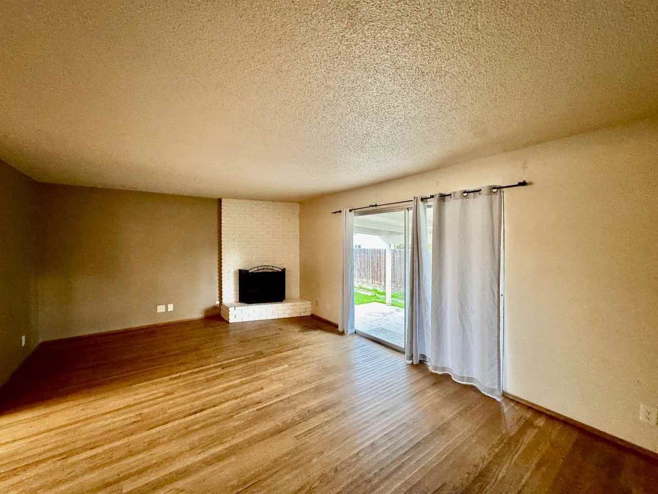 1422 S 10th St - Photo 3 of 13