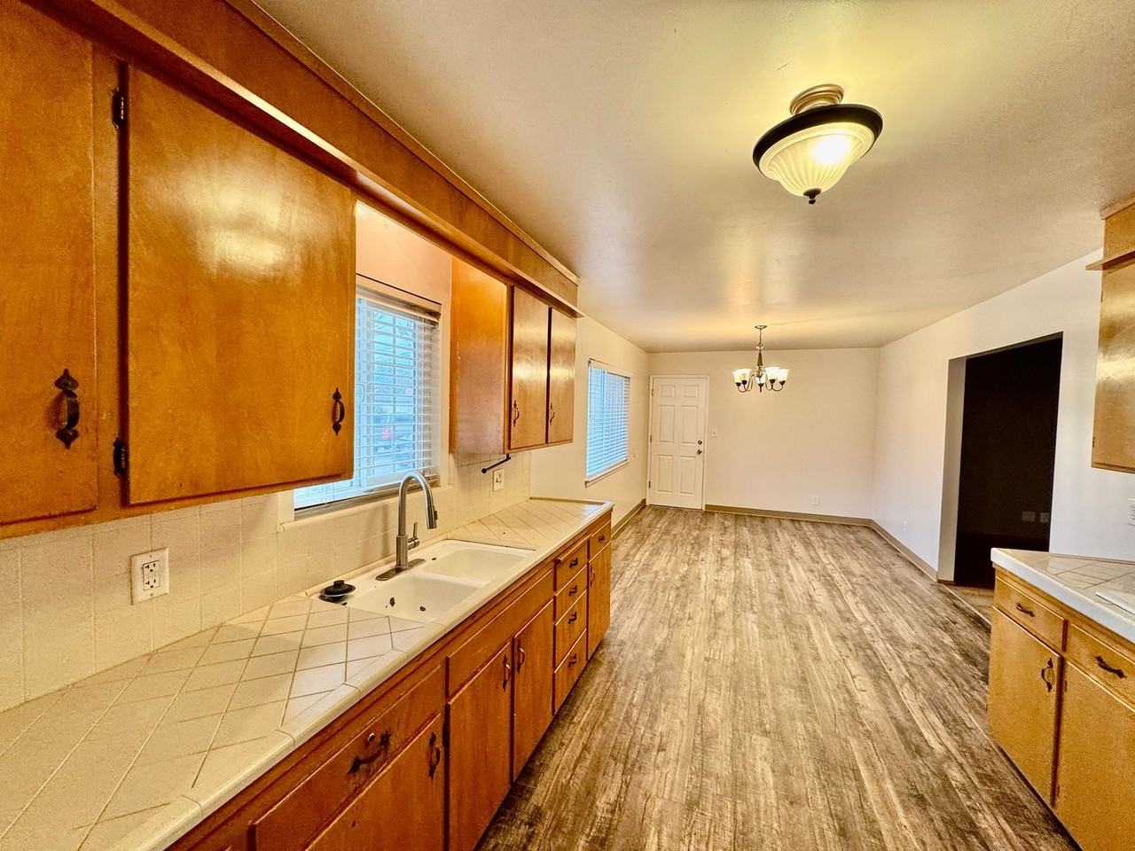 1422 S 10th St - Photo 5 of 13