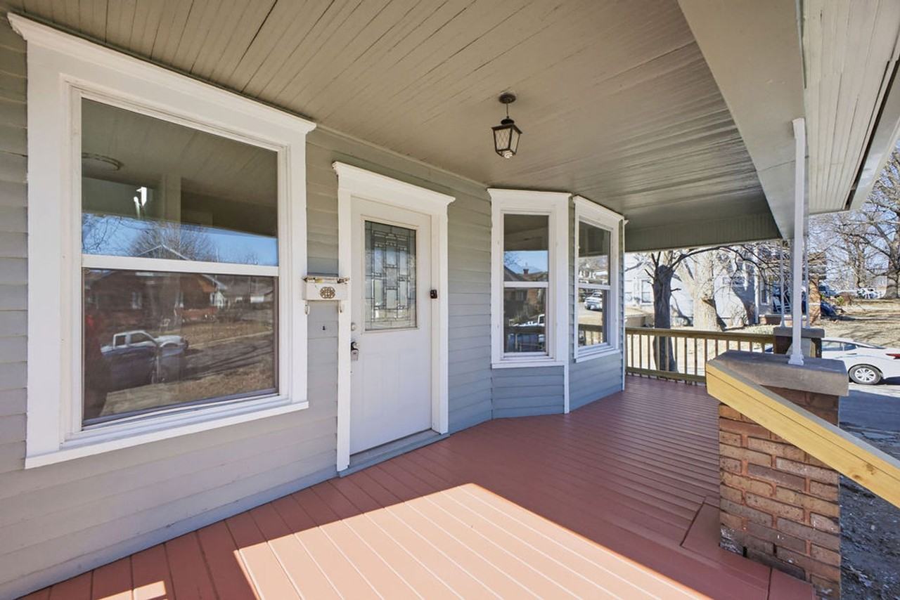 1922 S 24th St - Photo 3 of 40