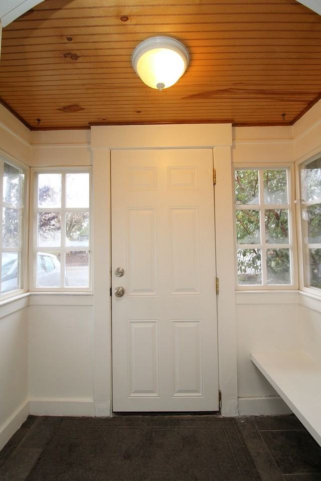 5325 N Fessenden St - Photo 3 of 26