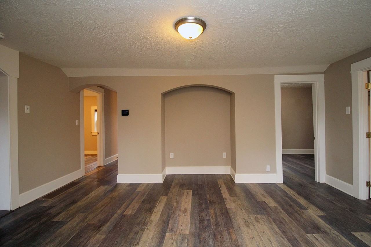 5325 N Fessenden St - Photo 5 of 26