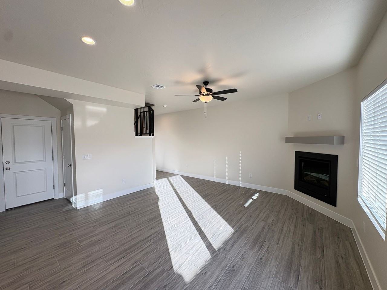 51 S 4375 W - Photo 3 of 19