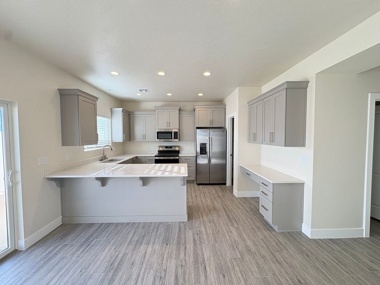 51 S 4375 W - Photo 4 of 19