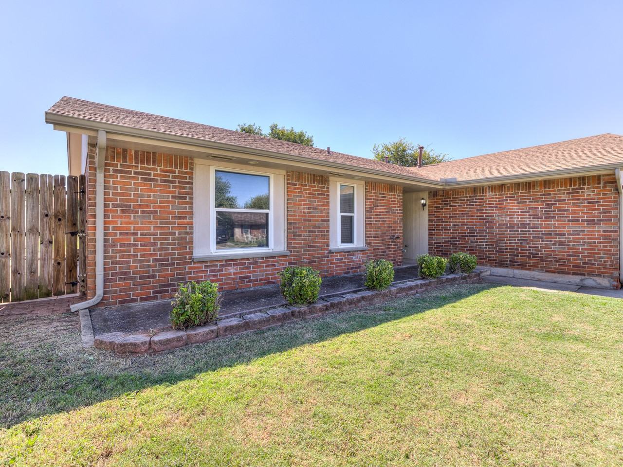 3900 Hiddleston Cir #1 - Photo 2 of 31