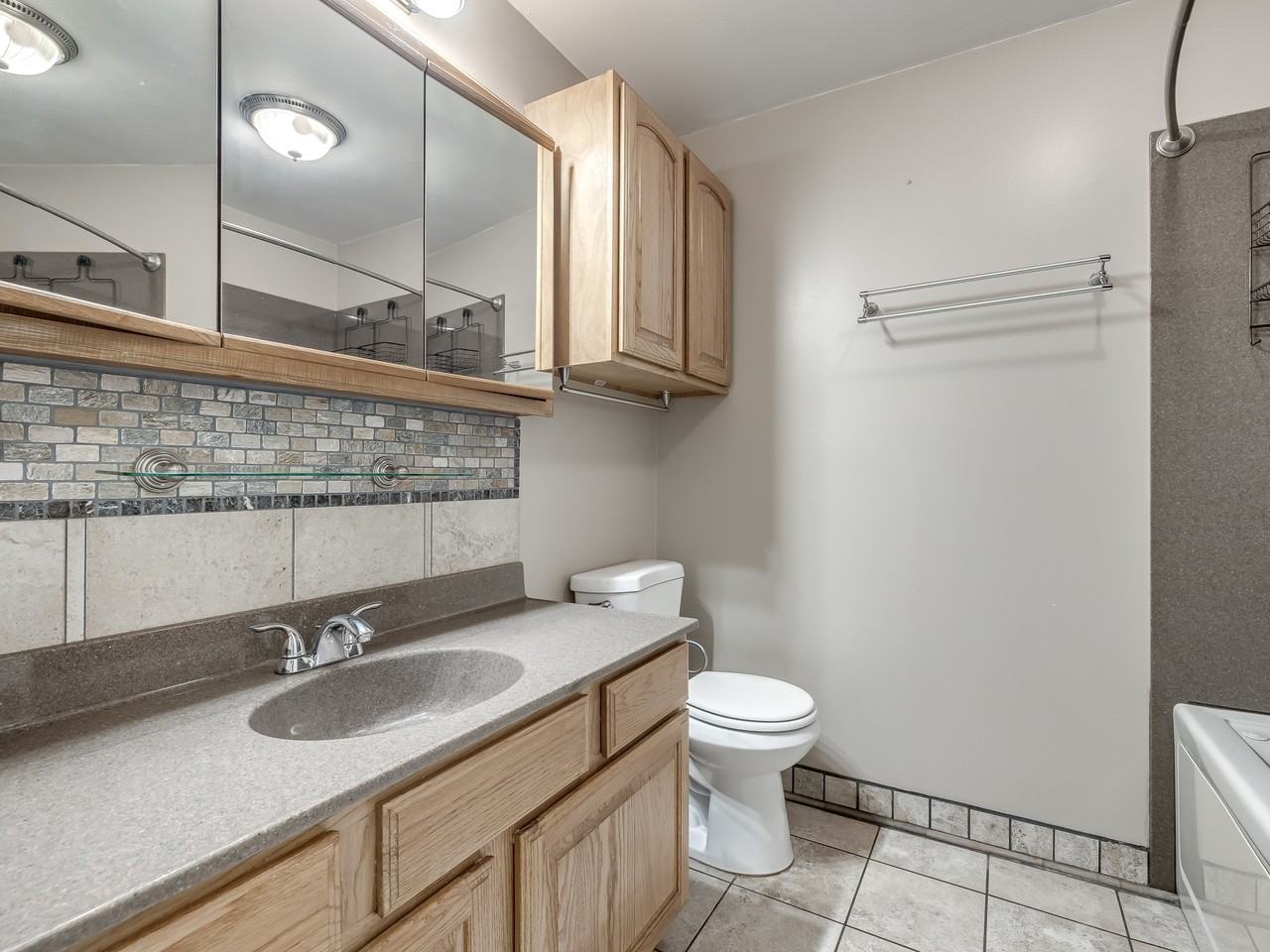 3900 Hiddleston Cir #1 - Photo 3 of 31