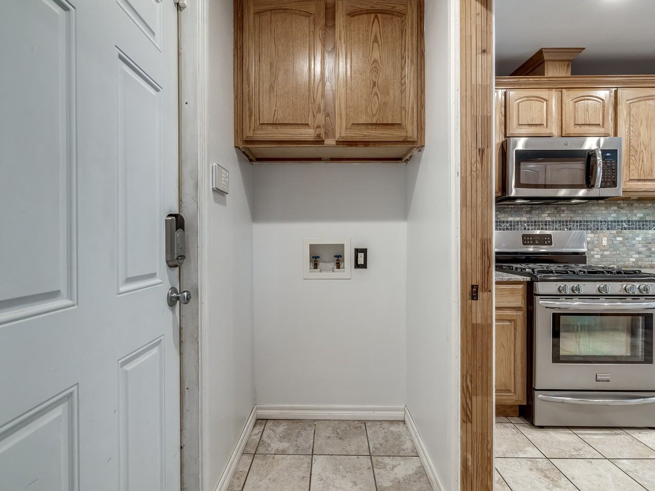 3900 Hiddleston Cir #1 - Photo 6 of 31