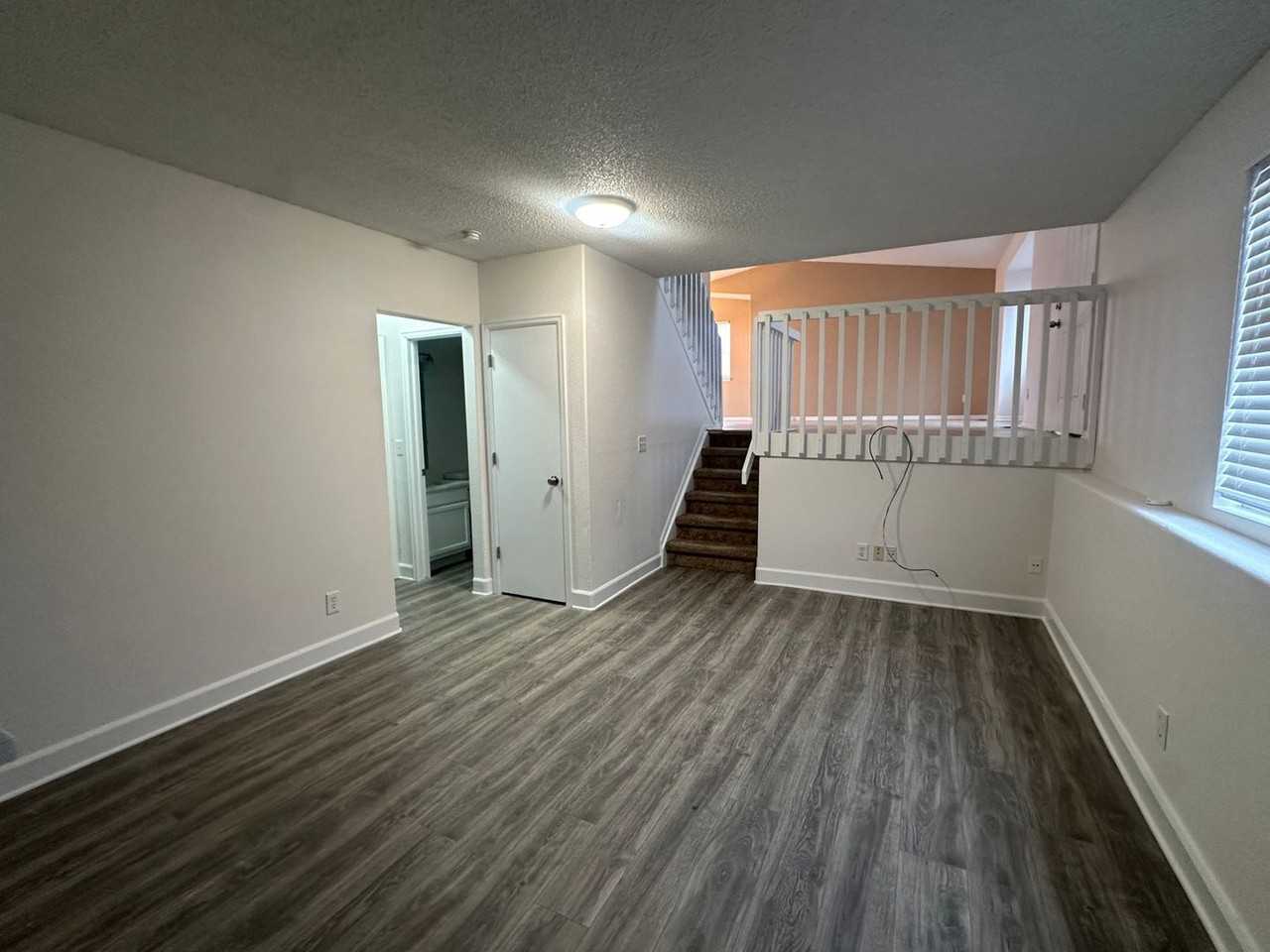 5829 Stanhope Rd - Photo 7 of 30