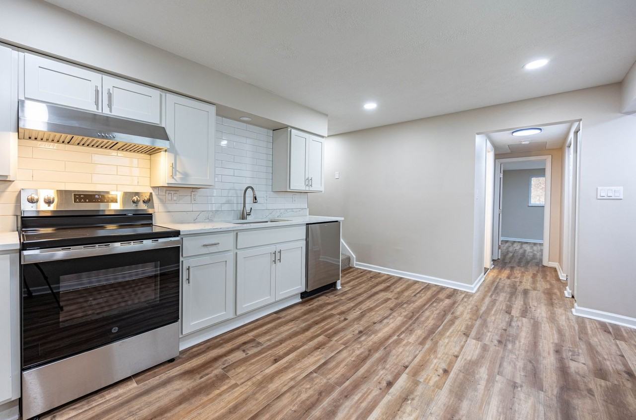 106 Blythe Rd - Photo 5 of 16