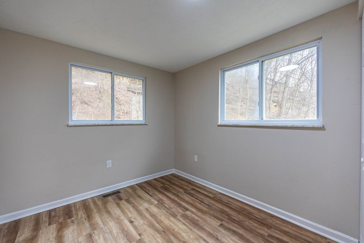 106 Blythe Rd - Photo 6 of 16