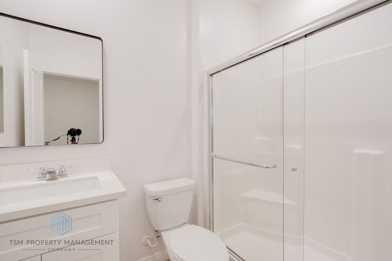 7035 Montecito Ln - Photo 3 of 23