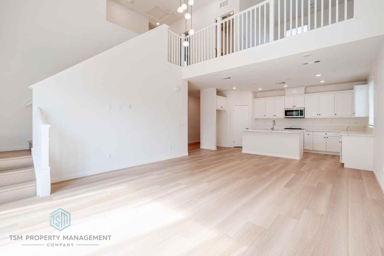 7035 Montecito Ln - Photo 6 of 23