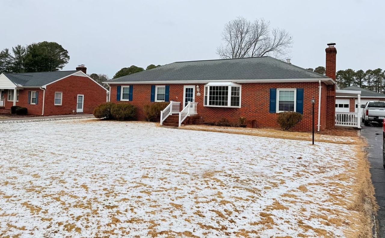 8276 Franklin Ln - Photo 2 of 23