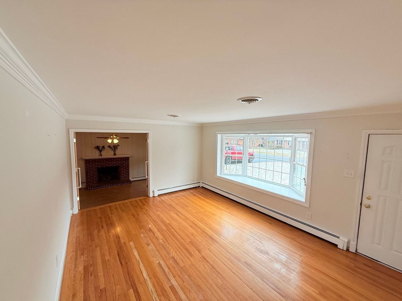 8276 Franklin Ln - Photo 5 of 23