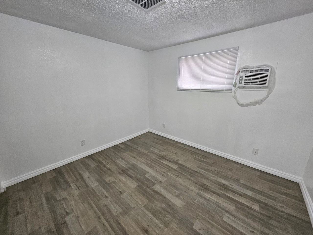 1774 Coronel Dr - Photo 4 of 8