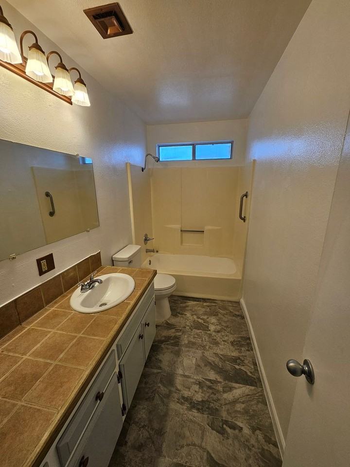 1774 Coronel Dr - Photo 6 of 8