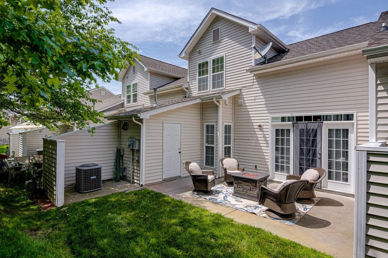 5946 Hollow Wood Ct - Photo 2 of 19