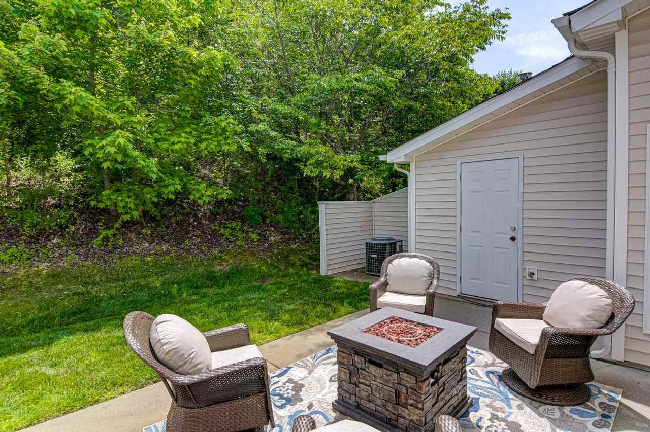 5946 Hollow Wood Ct - Photo 4 of 19