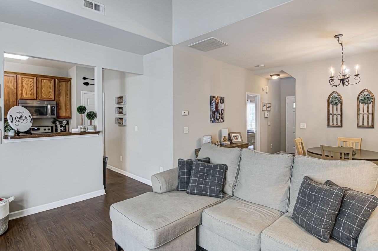 5946 Hollow Wood Ct - Photo 7 of 19