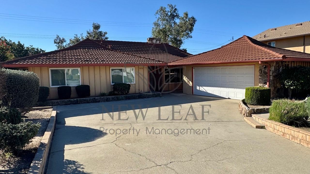 970 W 14th St - Photo 2 of 36