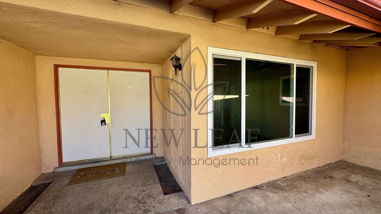 970 W 14th St - Photo 7 of 36