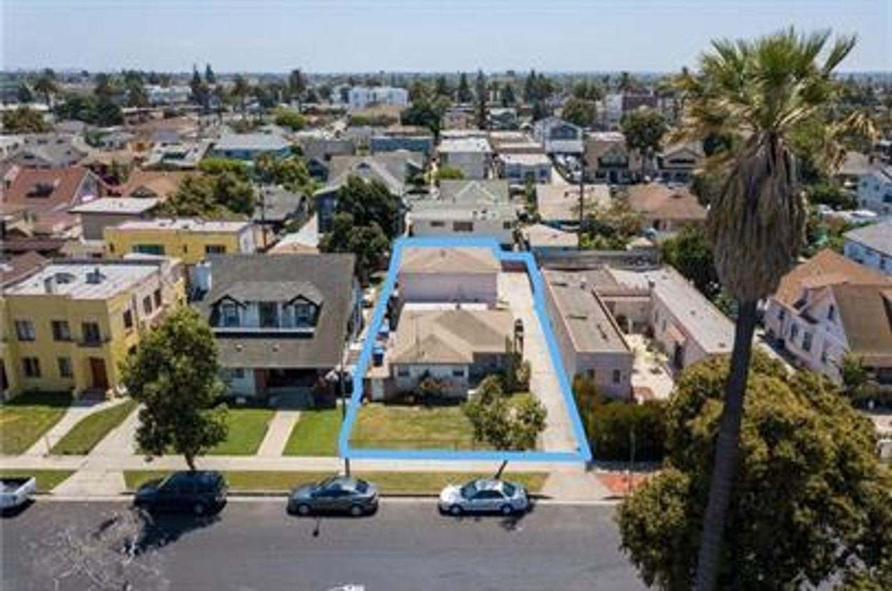 1100 W 39th Pl - Photo 4 of 10