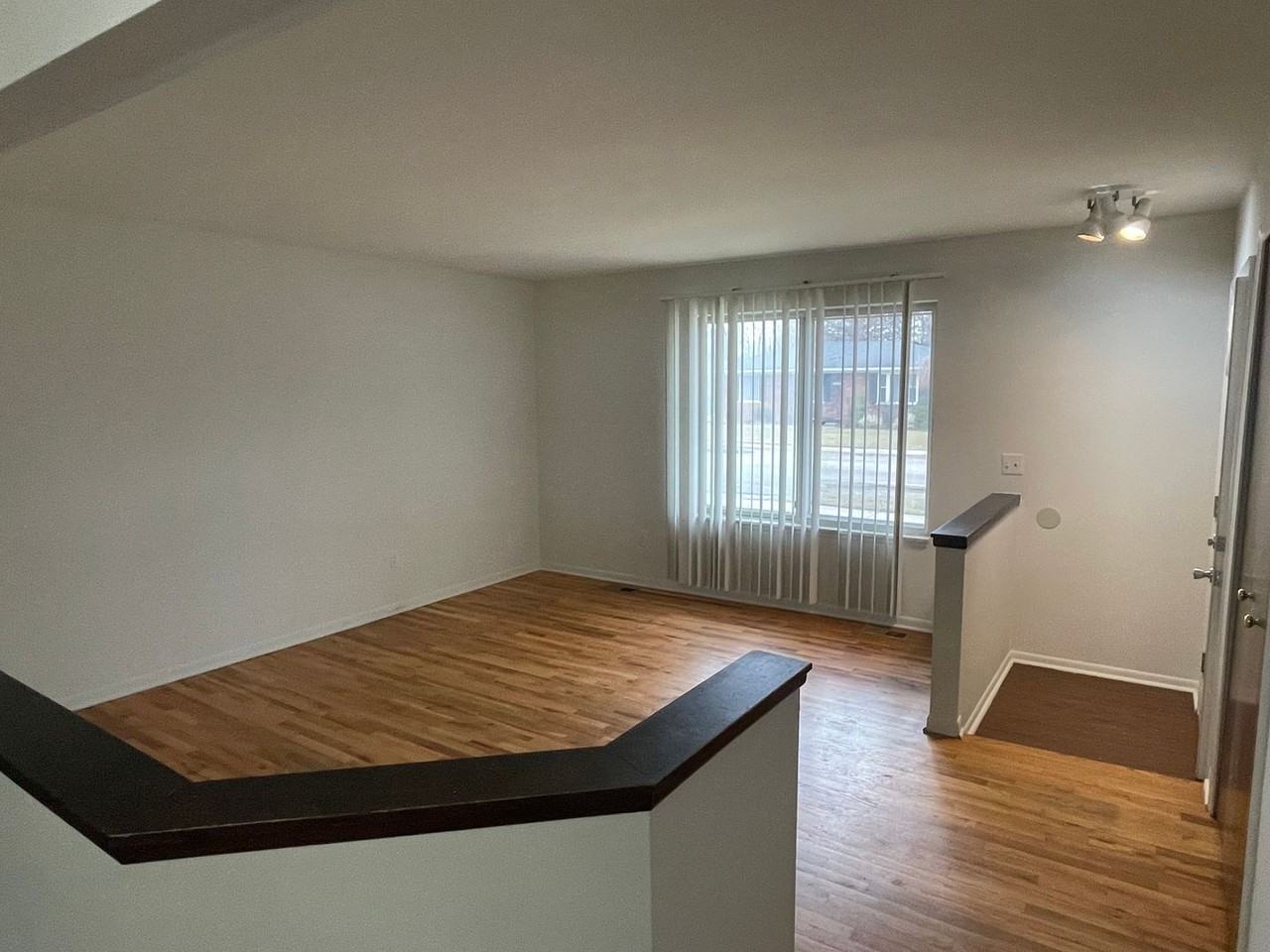 31287 Mc Namee - Photo 3 of 18