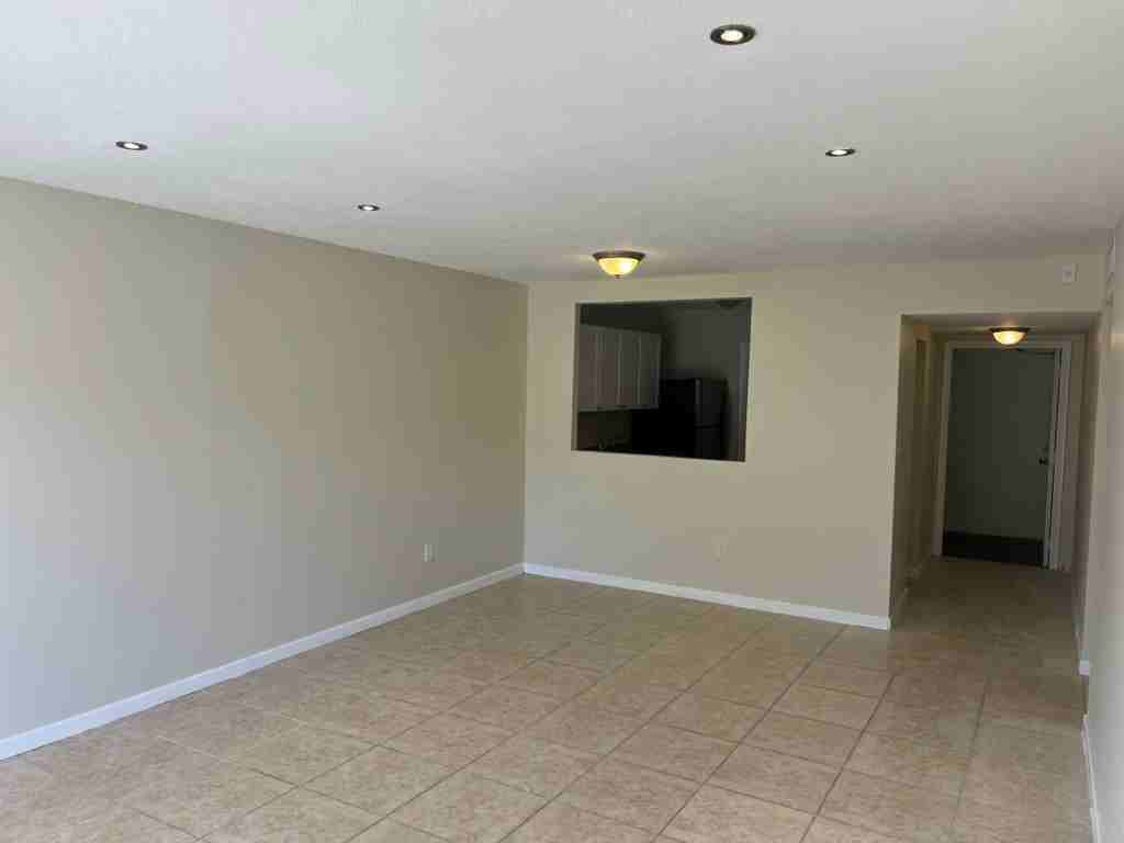 15225 NE 6 AveApt B205 #B205 - Photo 6 of 39