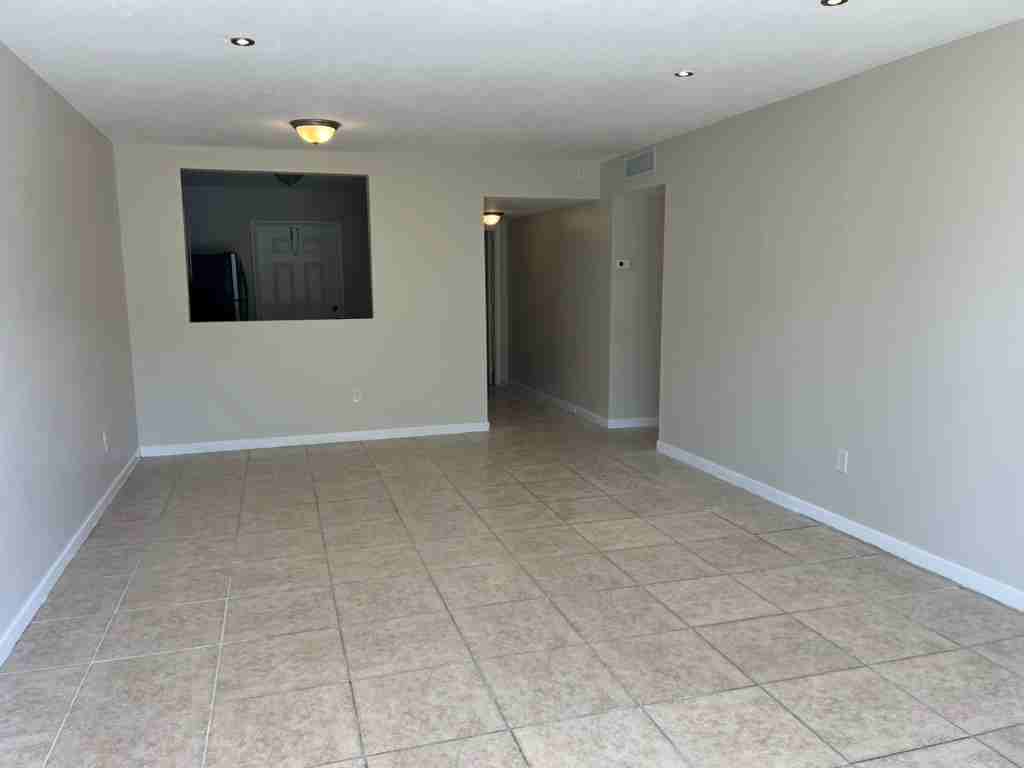 15225 NE 6 AveApt B205 #B205 - Photo 7 of 39